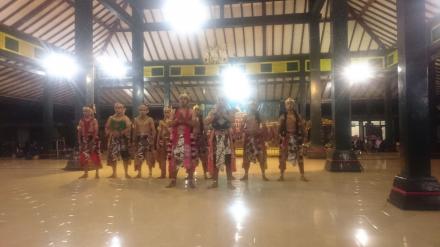 Pertunjukan Fragmen Tari Kreasi Dusun Karang
